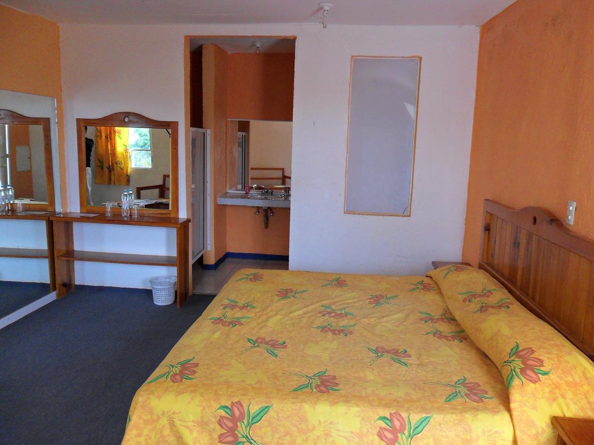 Hotel Las Cabanas San Felipe del Progreso Exteriör bild
